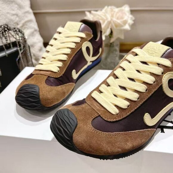 Loewe Flow Runner Sneakers β Deep Brown with Cream Logo, Brand New! - Picture 8 of 8